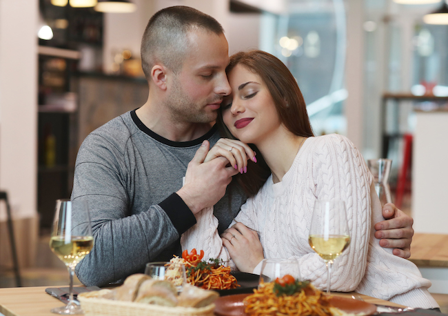 young-couple-restaurant